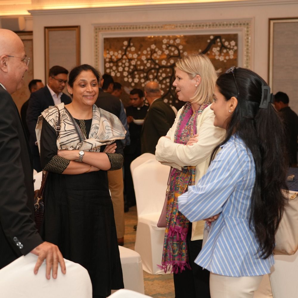 Guests in conversation during the New Delhi Leadership Exchange